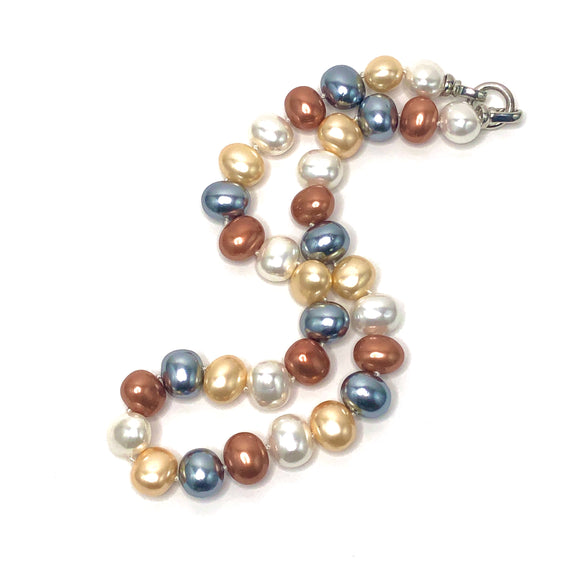 Signature Piece -  Mother of Pearls Necklace Set