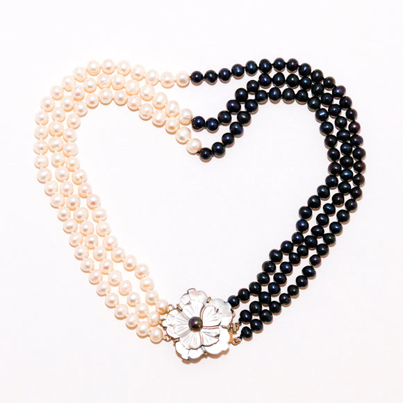 Moe Floral Pearl Necklace